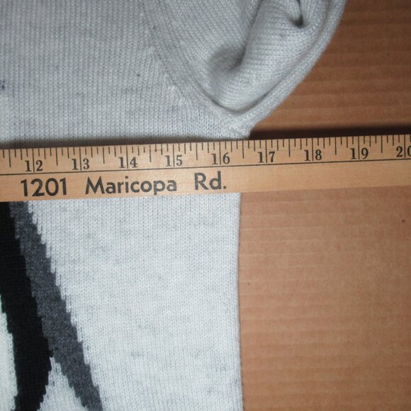 Forever 21 Penguin Sweater | Size Medium - Picture 5 of 9